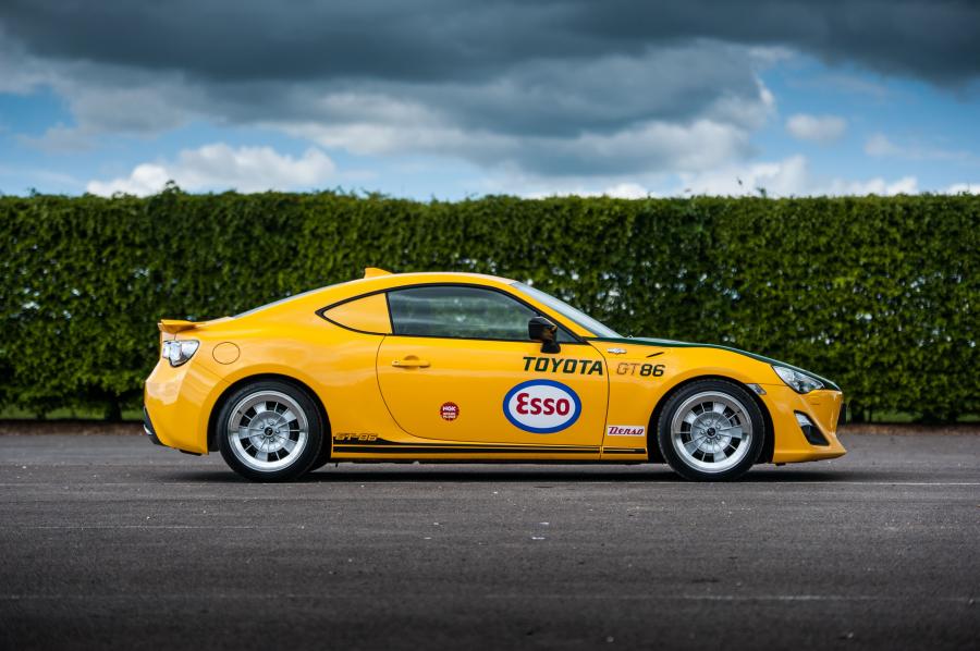  Toyota GT 86 Yatabe Speed Trial Toyota 2000GT 2015 года  (фото 3 из 10)
